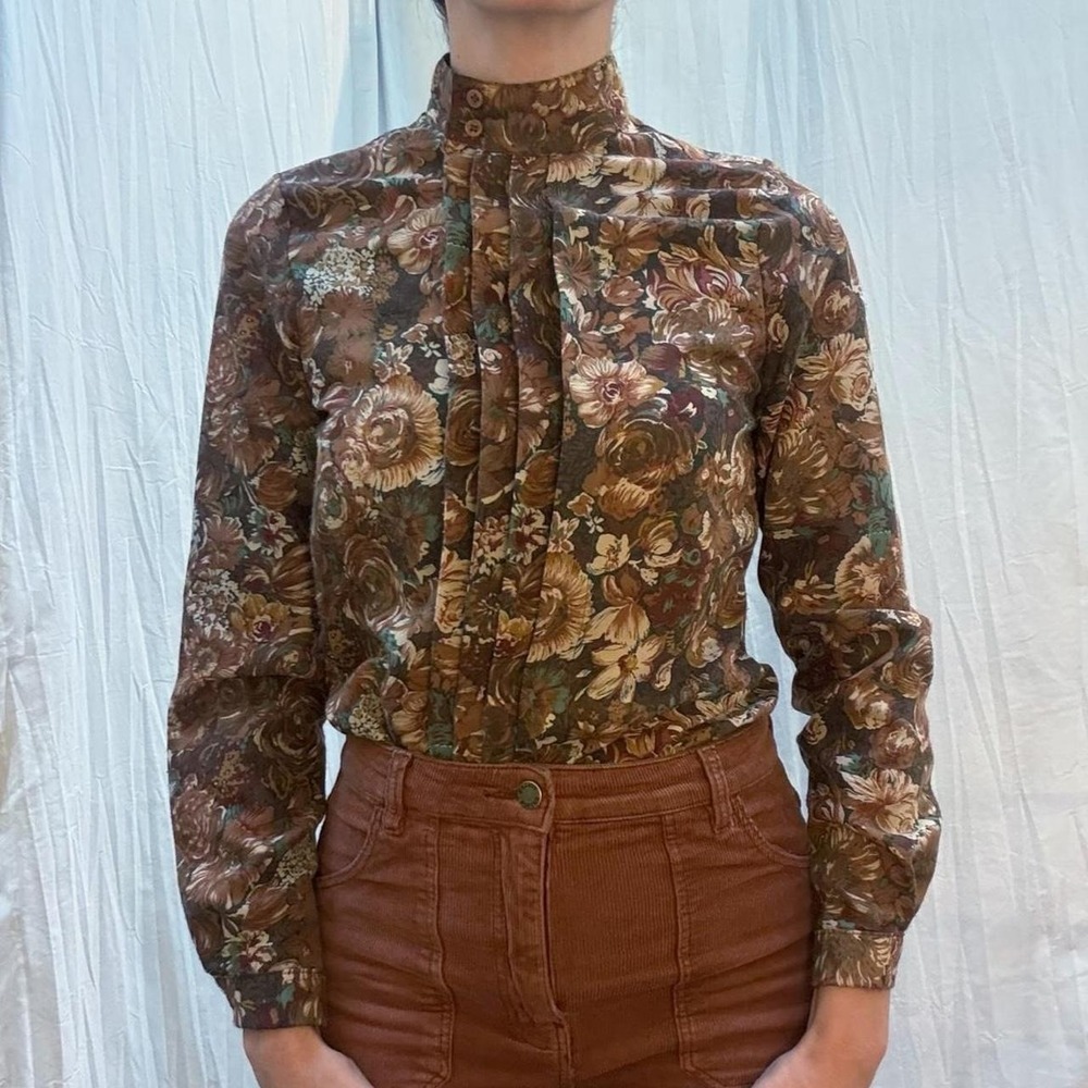 Jantzen 70s Vintage Brown Floral Blouse Pleated Front High Collar XS Mod Boho